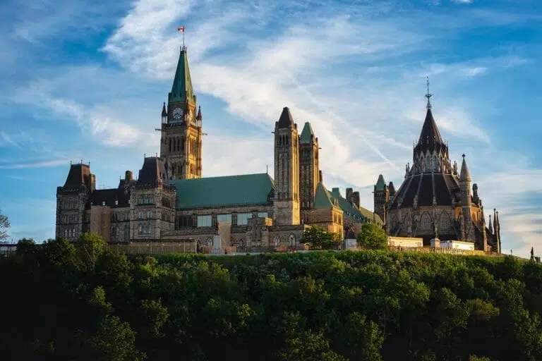 IRCC Extends Online Processing Of Temporary Visas And ETAs
