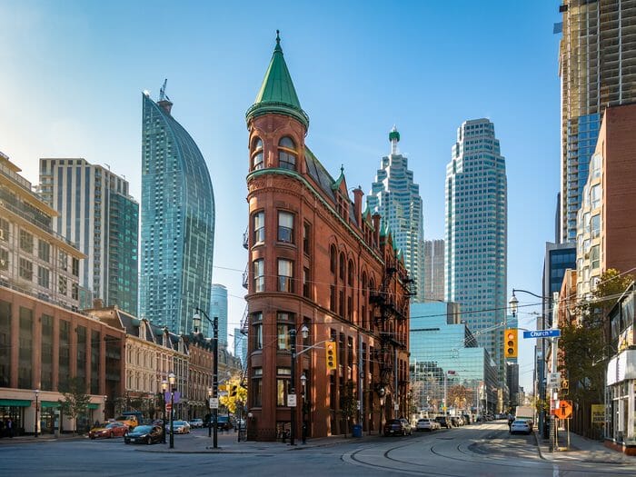 Top 10 Banks in Canada Serving Citizens and Immigrants