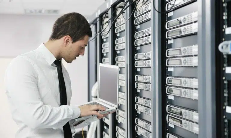 Immigrate to Canada as a Database Analyst – Full Guide