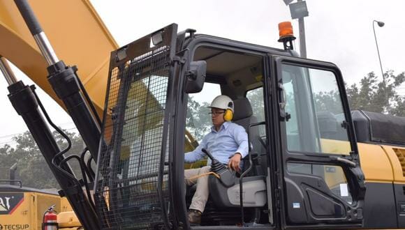 Immigrate to Canada as a Heavy Equipment Operator – Full Guide