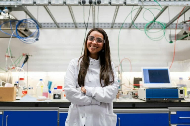 Immigrate to Canada as a Biologist – Full Guide