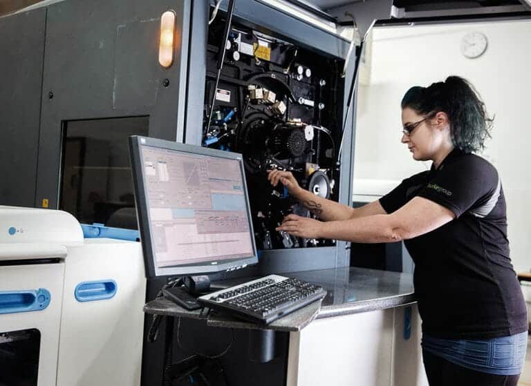 Immigrate to Canada as a Plateless Printing Equipment Operator