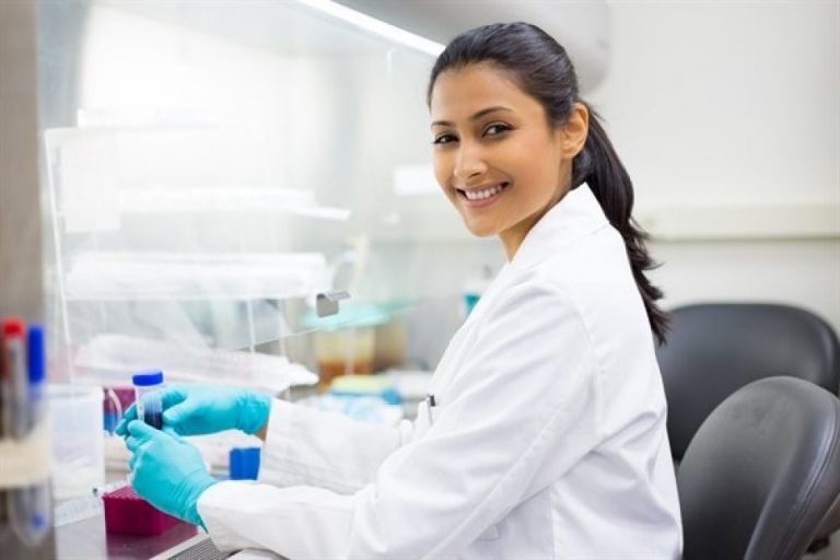 Immigrate to Canada as a Medical Lab Technician Assistant