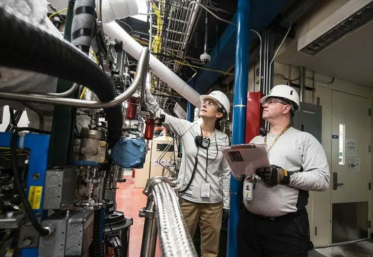 Immigrate to Canada as a Manufacturing Engineer – Full Guide