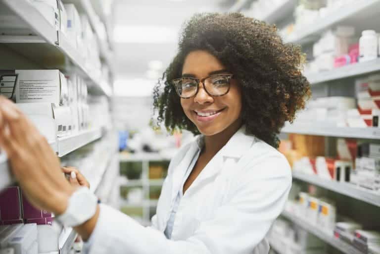 Immigrate to Canada as a Pharmacist – Full Guide