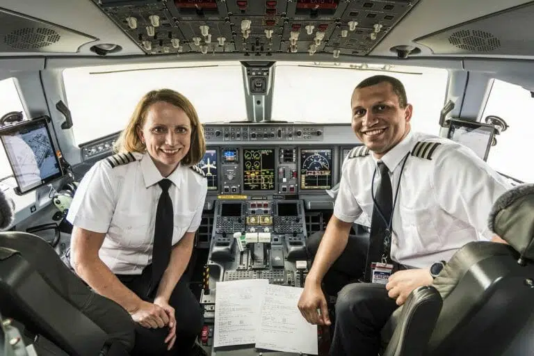 Immigrate to Canada as a Pilot – Complete Guide