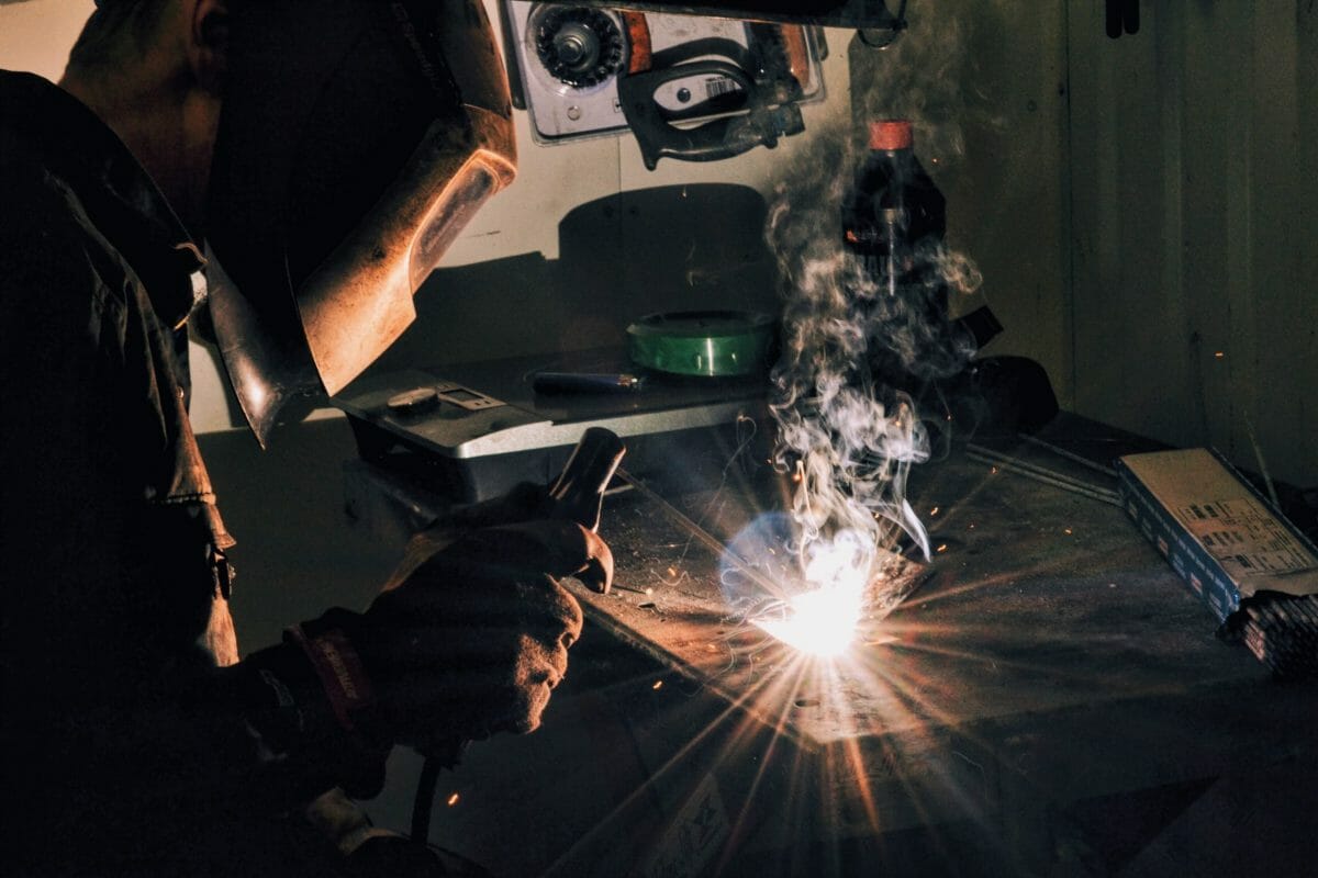 Immigrate to Canada as a Labourer In Metal Fabrication
