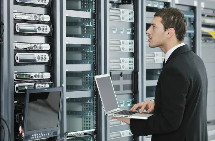 Immigrate to Canada as a Computer Information Systems Manager – Full Guide